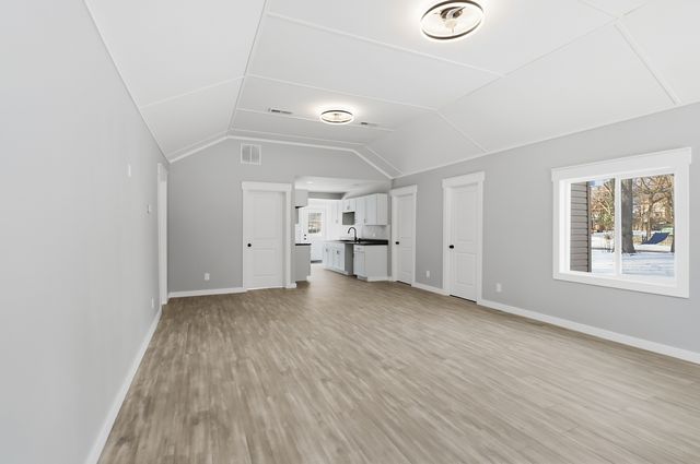 39470 N Woodland Avenue, Antioch, IL 60002