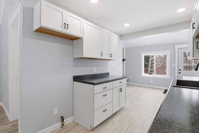 39470 N Woodland Avenue, Antioch, IL 60002