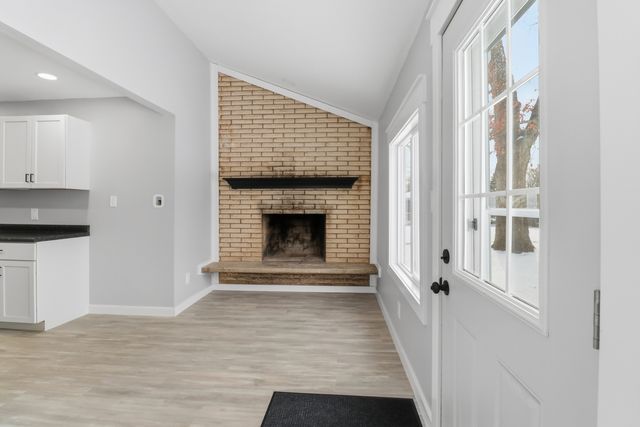 39470 N Woodland Avenue, Antioch, IL 60002