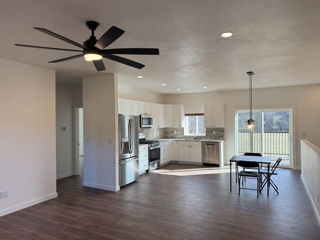 2056 Dennis Road, Mansfield, MO 65704