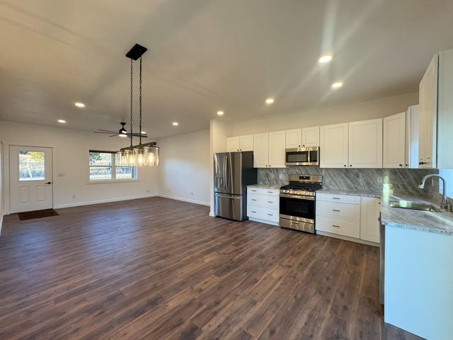 2056 Dennis Road, Mansfield, MO 65704