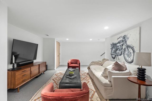 275 Vine Street, Denver, CO 80206