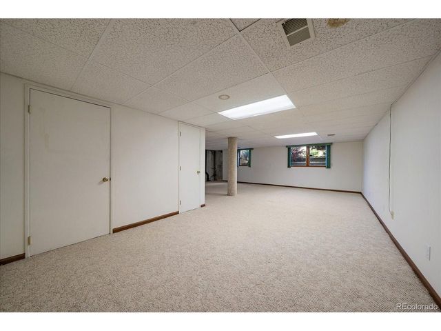 2618 Beech Cir, Longmont, CO 80503