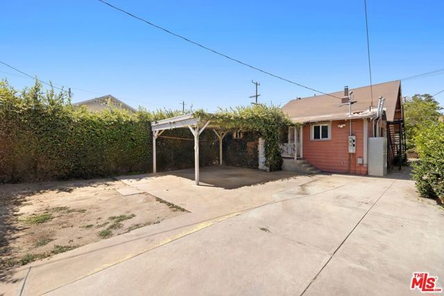 986 E 51st Street, Los Angeles, CA 90011