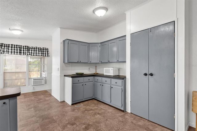 18770 SE 19TH PLACE, Silver Springs, FL 34488