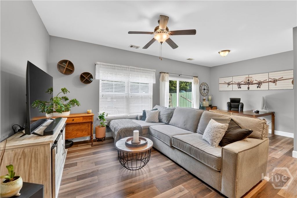 Image 11 of property listing at 40 Cantle Drive, Richmond Hill, GA 31324