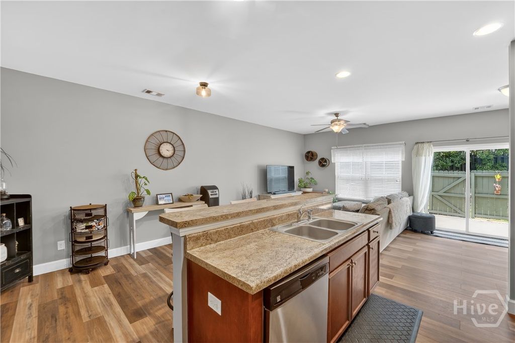 Image 14 of property listing at 40 Cantle Drive, Richmond Hill, GA 31324