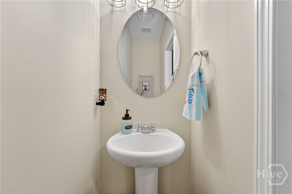 Image 20 of property listing at 40 Cantle Drive, Richmond Hill, GA 31324