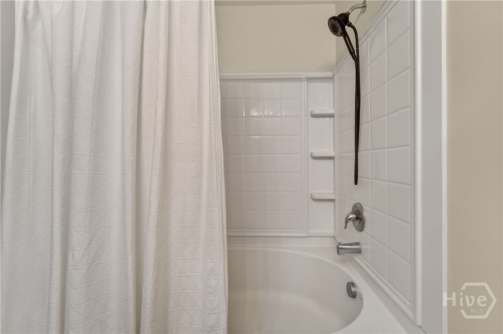 Image 25 of property listing at 40 Cantle Drive, Richmond Hill, GA 31324