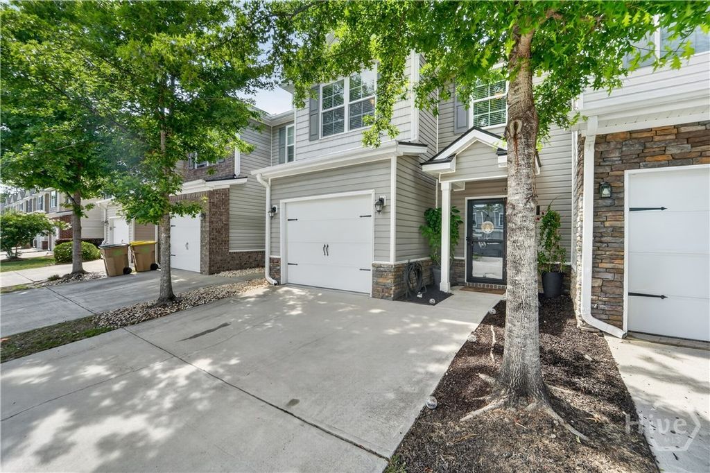 Image 4 of property listing at 40 Cantle Drive, Richmond Hill, GA 31324