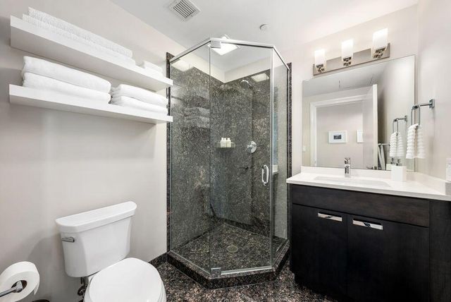 1 Miranova Place, 1605, Columbus, OH 43215