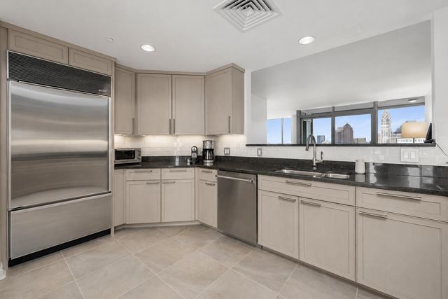 1 Miranova Place, 1605, Columbus, OH 43215