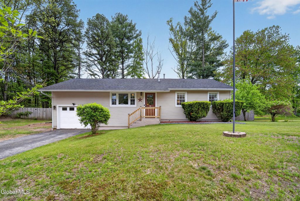 14 Fawn Drive, Milton, NY 12020