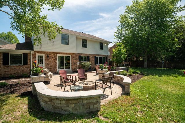 9439 N Broadmoor ROAD, Bayside, WI 53217
