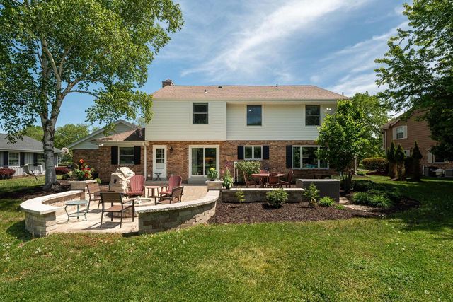 9439 N Broadmoor ROAD, Bayside, WI 53217