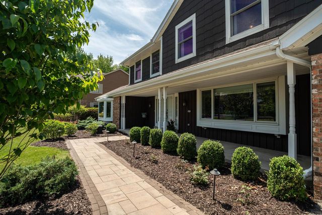 9439 N Broadmoor ROAD, Bayside, WI 53217
