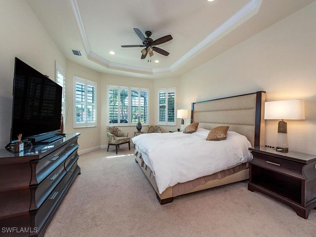 7810 Martino CIR, Naples, FL 34112