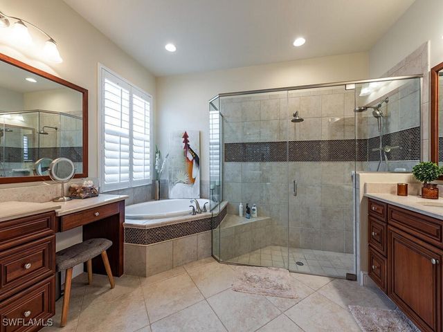 7810 Martino CIR, Naples, FL 34112