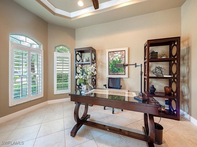 7810 Martino CIR, Naples, FL 34112