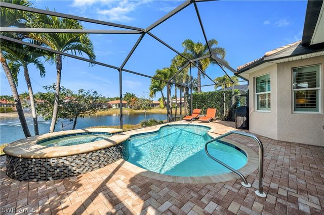 7810 Martino CIR, Naples, FL 34112