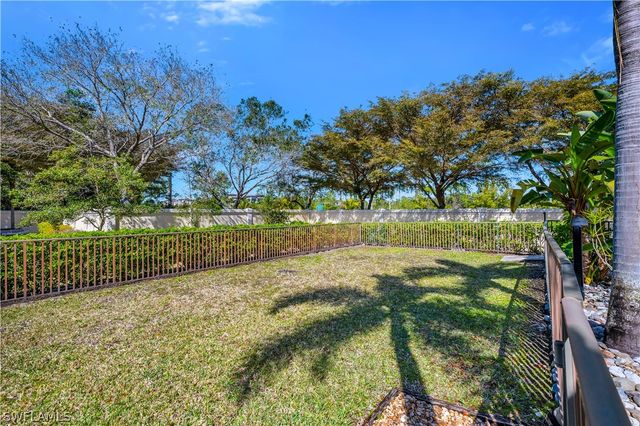 7810 Martino CIR, Naples, FL 34112