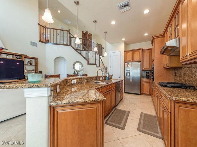 7810 Martino CIR, Naples, FL 34112