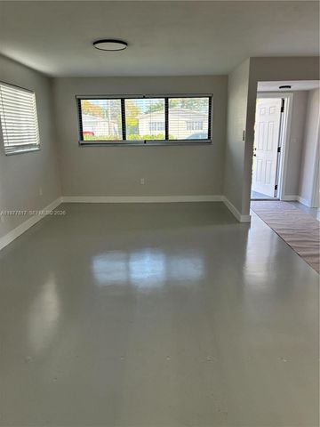 490 NE 170th St, North Miami Beach, FL 33162