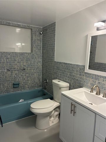 490 NE 170th St, North Miami Beach, FL 33162