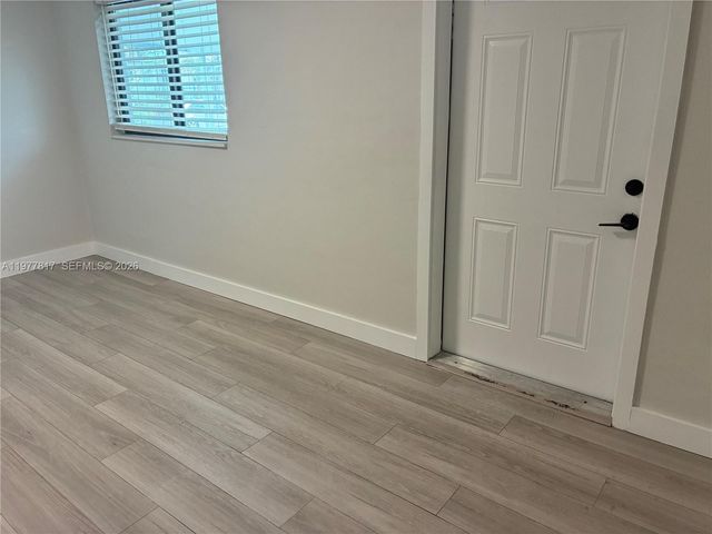 490 NE 170th St, North Miami Beach, FL 33162