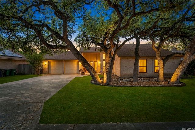 2422 Shadow Cliff St, San Antonio, TX 78232