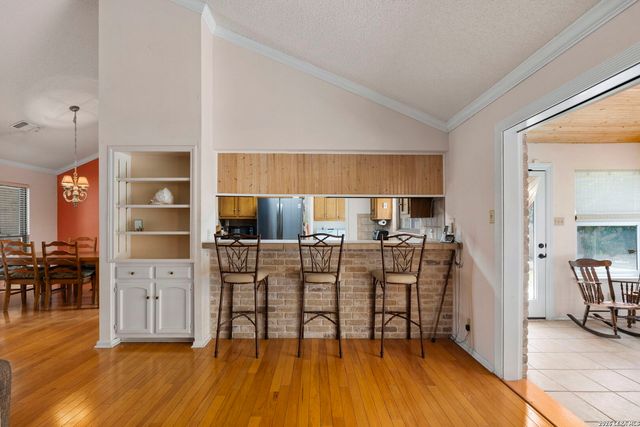 2422 Shadow Cliff St, San Antonio, TX 78232