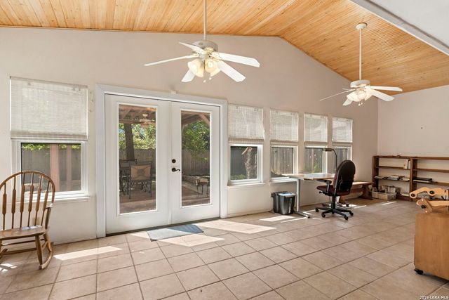 2422 Shadow Cliff St, San Antonio, TX 78232