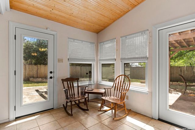 2422 Shadow Cliff St, San Antonio, TX 78232