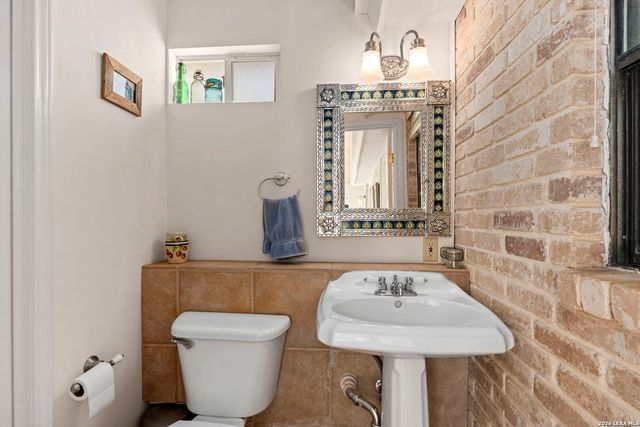 2422 Shadow Cliff St, San Antonio, TX 78232