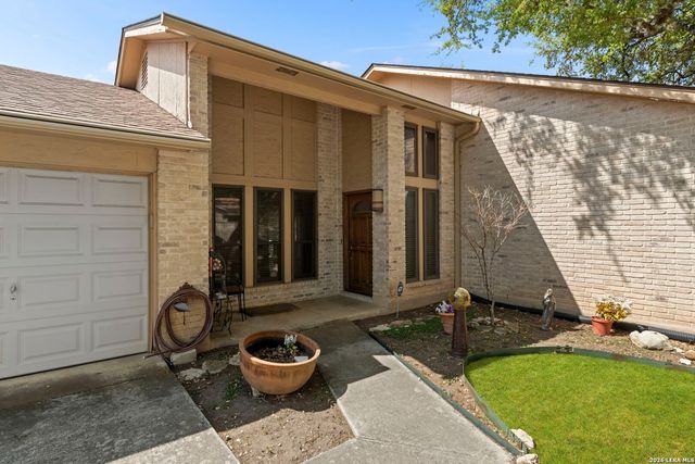 2422 Shadow Cliff St, San Antonio, TX 78232