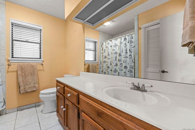 2422 Shadow Cliff St, San Antonio, TX 78232