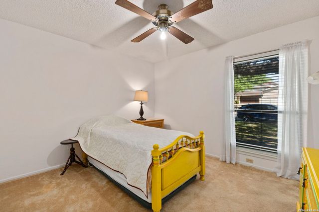 2422 Shadow Cliff St, San Antonio, TX 78232