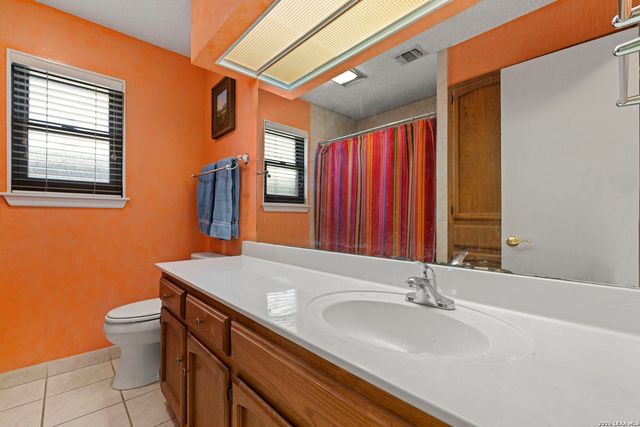 2422 Shadow Cliff St, San Antonio, TX 78232