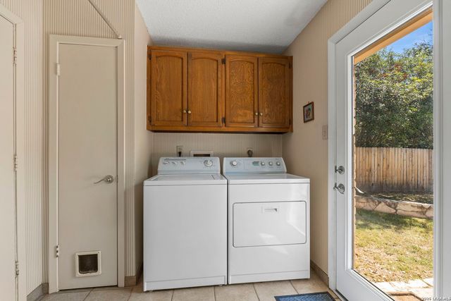 2422 Shadow Cliff St, San Antonio, TX 78232