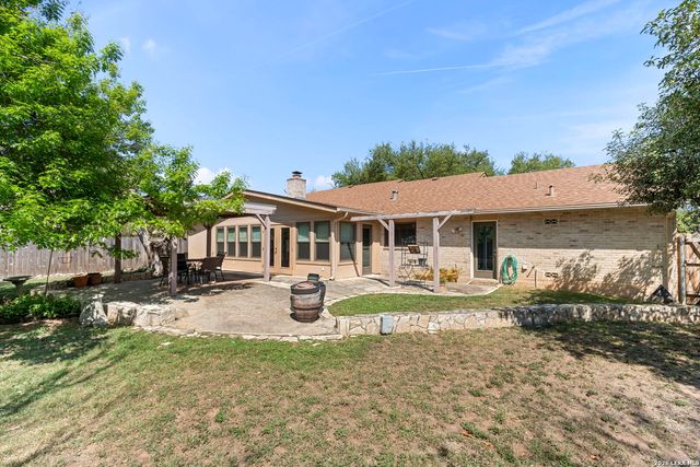 2422 Shadow Cliff St, San Antonio, TX 78232