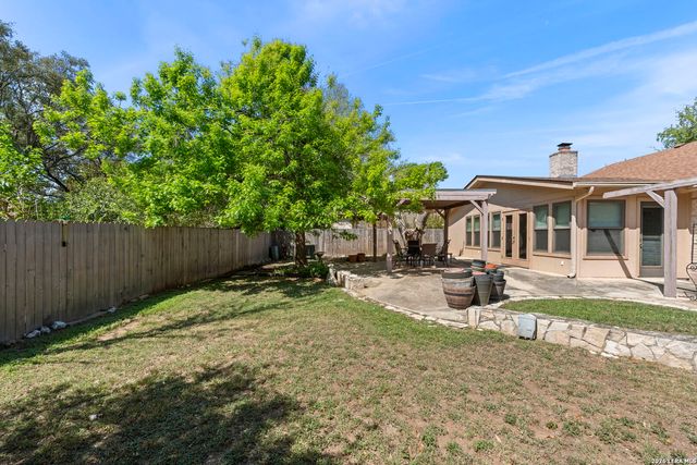 2422 Shadow Cliff St, San Antonio, TX 78232