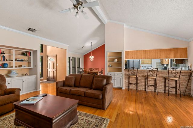 2422 Shadow Cliff St, San Antonio, TX 78232