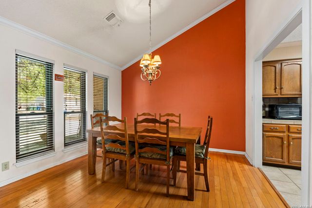 2422 Shadow Cliff St, San Antonio, TX 78232