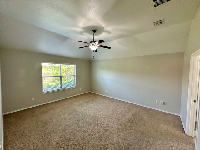 905 Silverthorne Drive, Fort Worth, TX 76028
