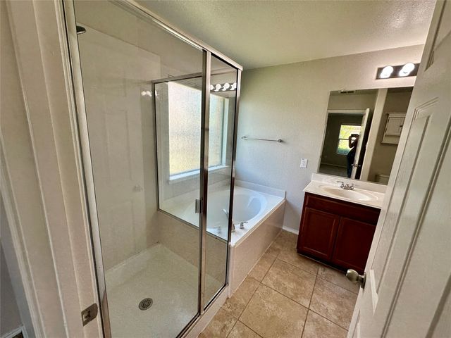 905 Silverthorne Drive, Fort Worth, TX 76028