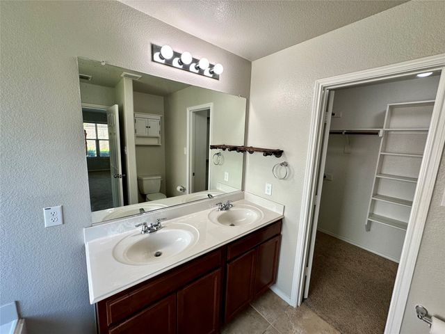 905 Silverthorne Drive, Fort Worth, TX 76028
