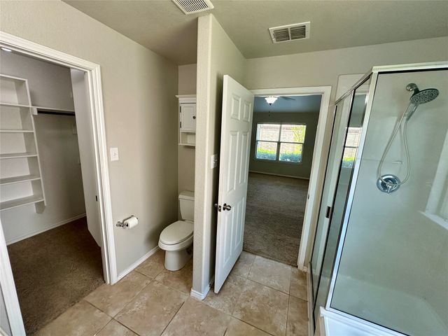905 Silverthorne Drive, Fort Worth, TX 76028