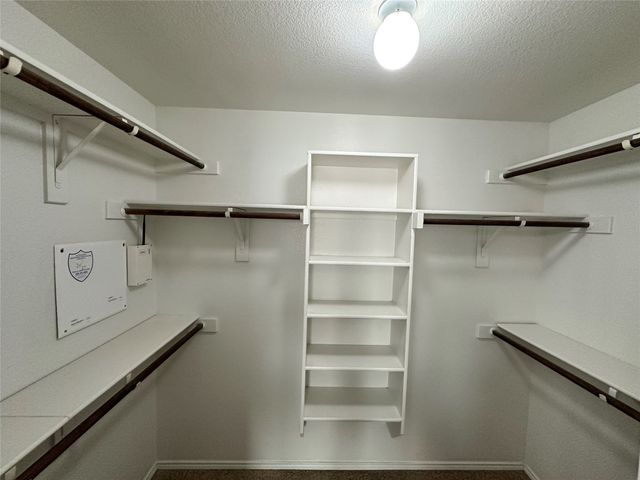 905 Silverthorne Drive, Fort Worth, TX 76028