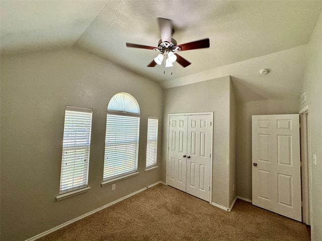 905 Silverthorne Drive, Fort Worth, TX 76028