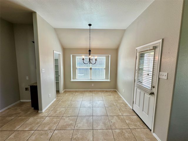905 Silverthorne Drive, Fort Worth, TX 76028